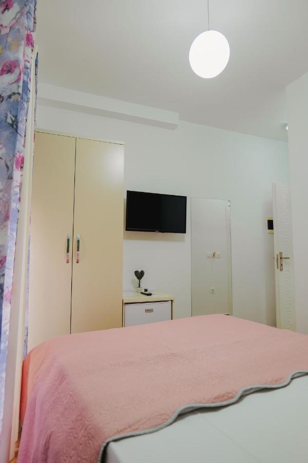 Eden Suites & Apartments Саранда Экстерьер фото