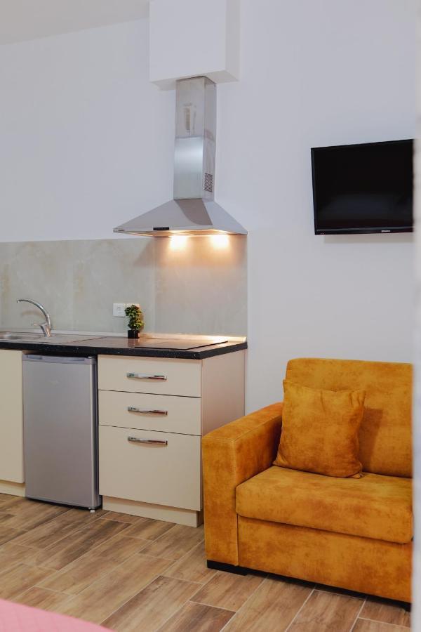 Eden Suites & Apartments Саранда Экстерьер фото