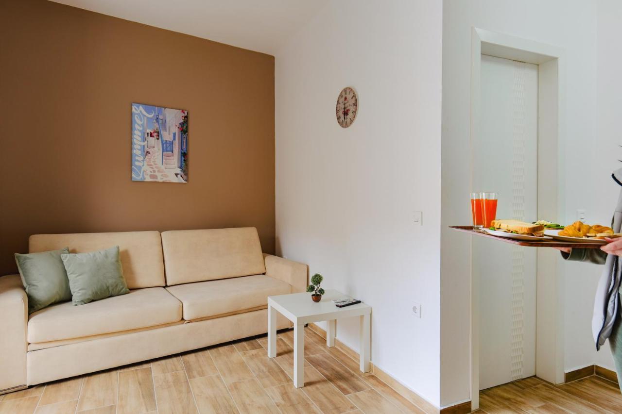 Eden Suites & Apartments Саранда Экстерьер фото